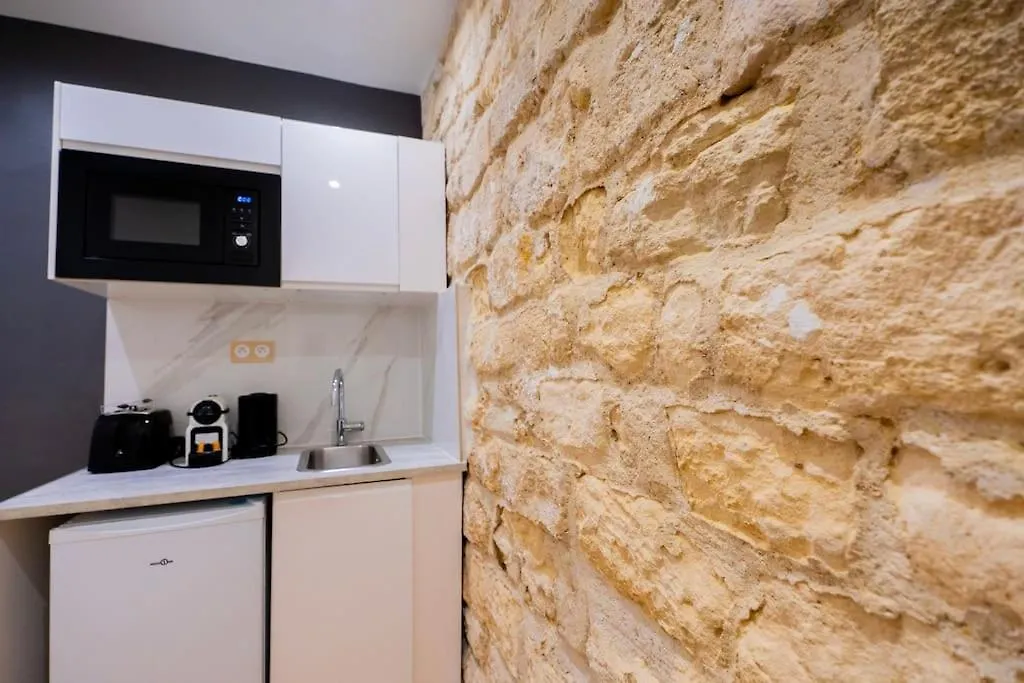 Luxurious With Stylish Design And Comfort - 105 Париж